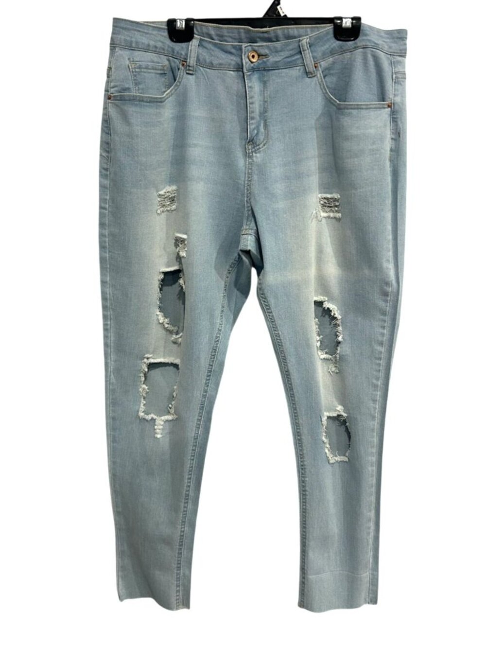 It's 16W Light Wash Distressed Slim Fit Mid Rise Cropped Denim Jeans Retro